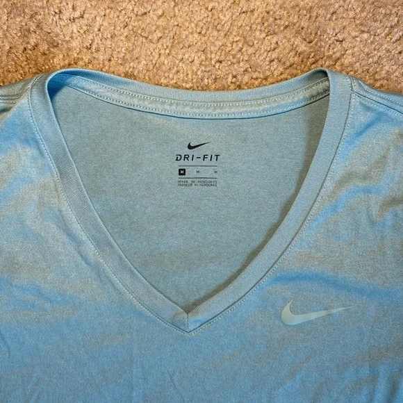 Nike Dri-Fit light blue/teal Shirt, Size medium - Picture 3 of 3